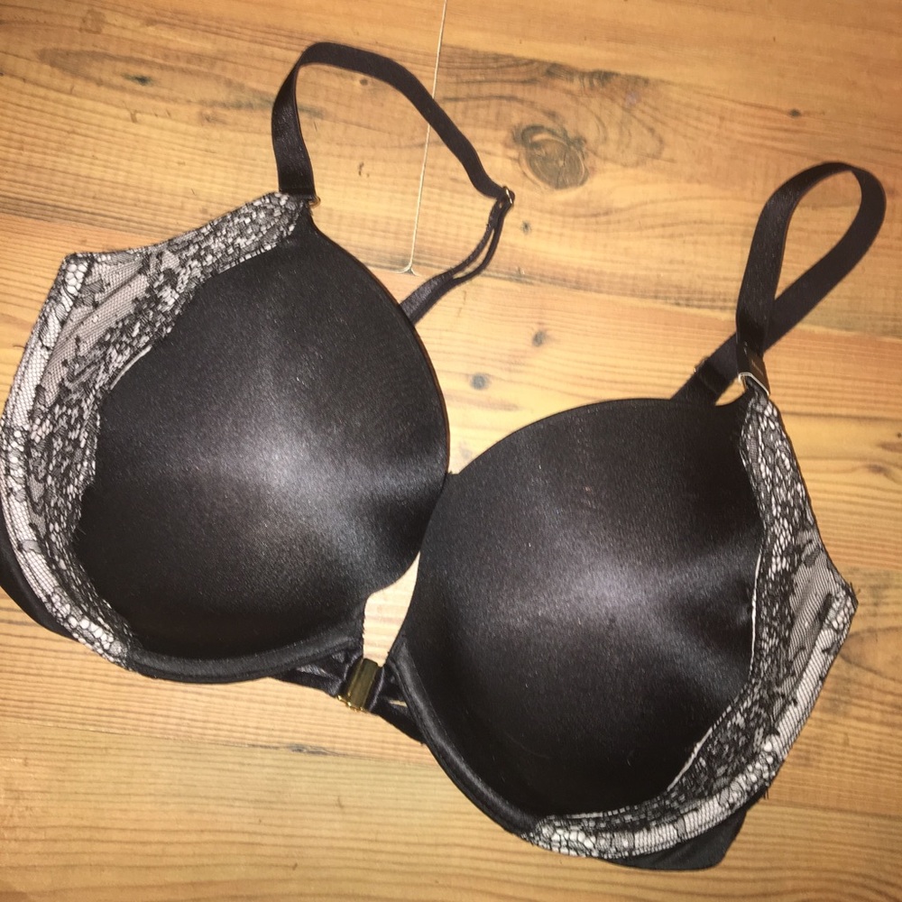 Brandnew Victoria’s Secret puspup frontclosure bra